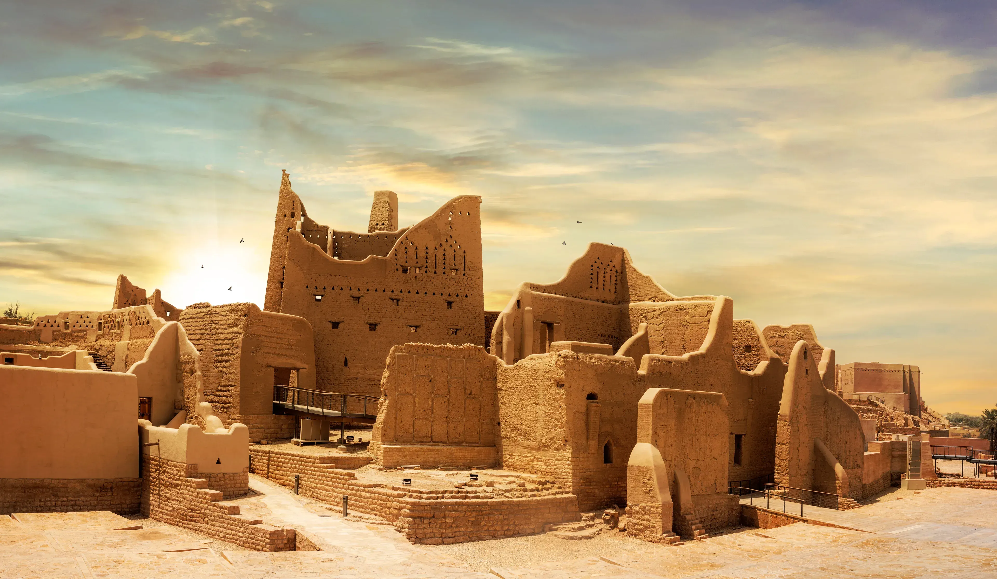 المطار